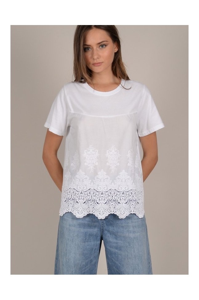 CAMISETA BORDADA