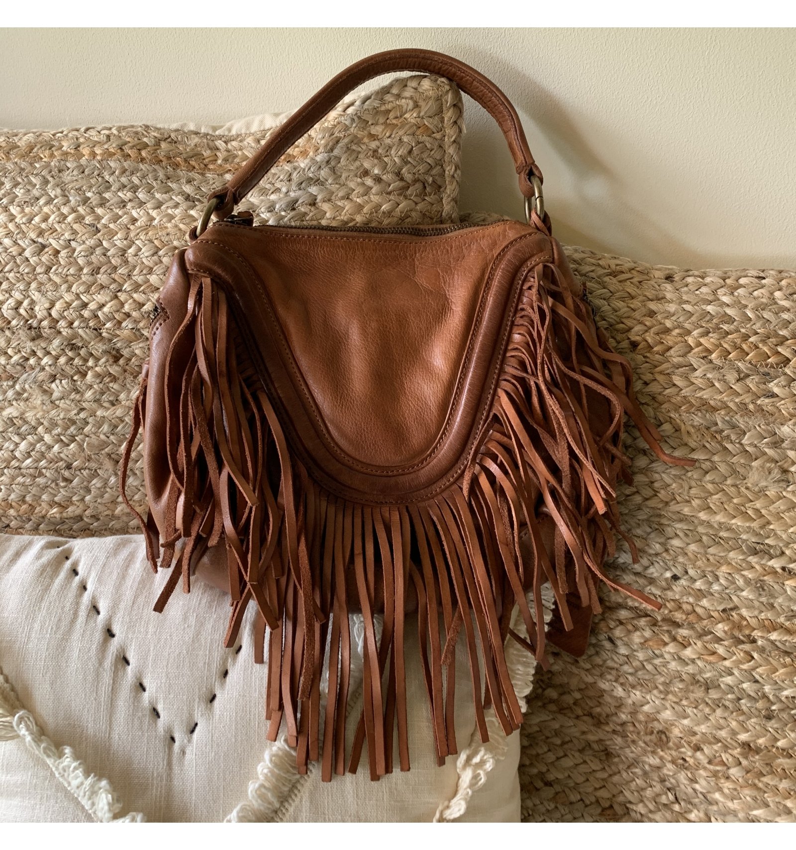 BOLSO DE PIEL CON FLECOS - kukachic