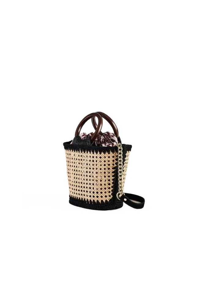 BOLSO DE PAJA BORDADO A MANO