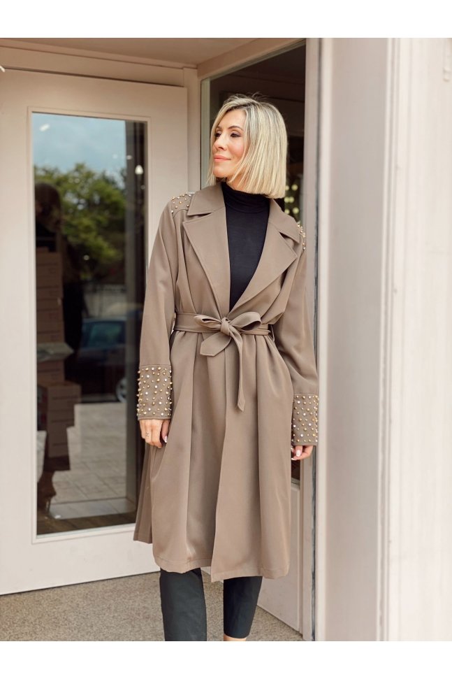 ABRIGO CON TACHAS ESPALDA PLISADA FANGO