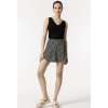 FALDA SHORTS CON LAZO NEGRA